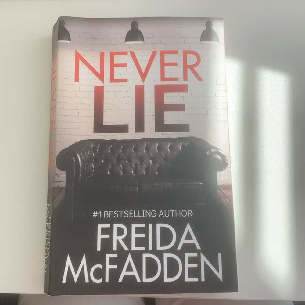 Never lie Freida McFadden book